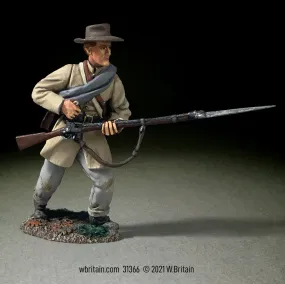 31366 Confederate Infantry in Frock Coat Reaching for Cap No.2