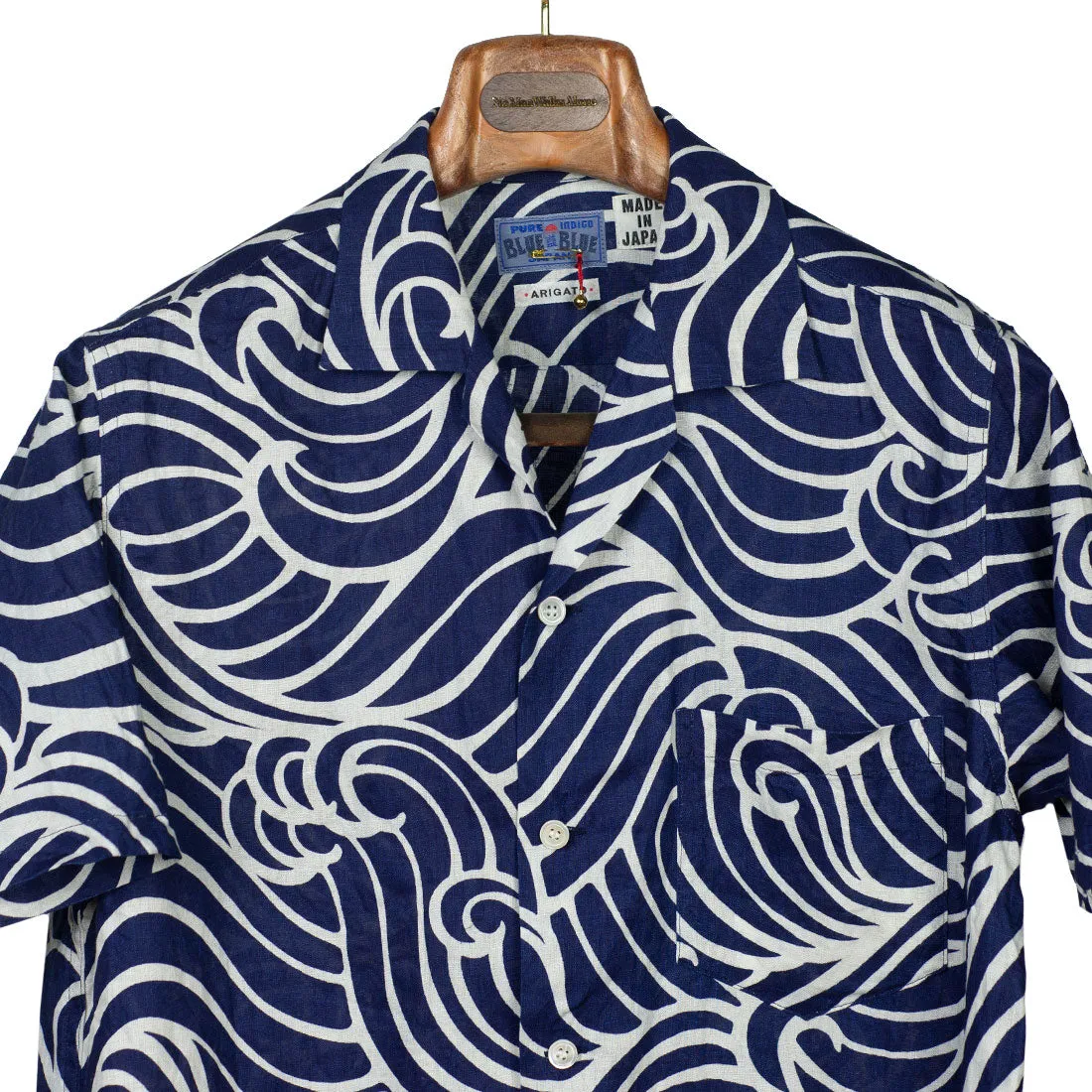 Capri collar camp shirt in indigo bassen-dyed wave pattern linen