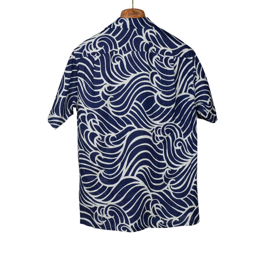 Capri collar camp shirt in indigo bassen-dyed wave pattern linen